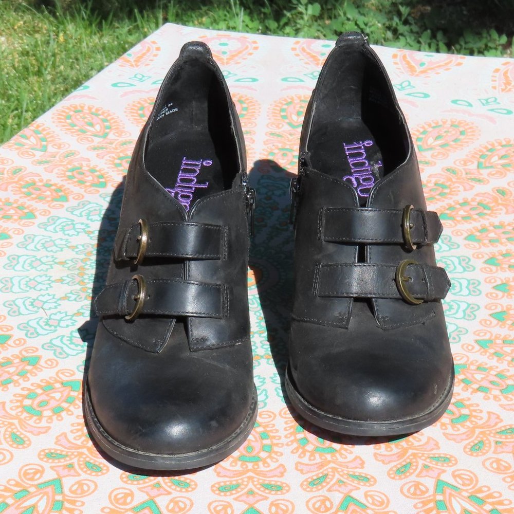 Clarks Indigo Black Leather Pumps
